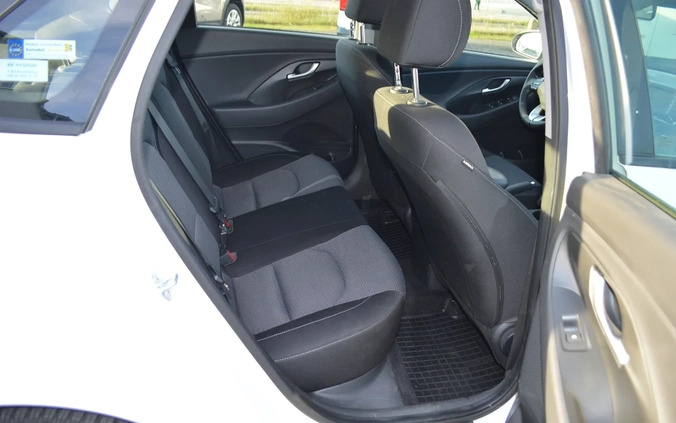 Hyundai I30 cena 21500 przebieg: 324216, rok produkcji 2018 z Warta małe 191